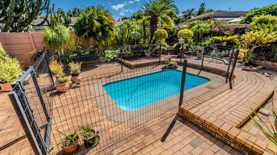 4 Bedroom Property for Sale in Morgenster Heights Western Cape